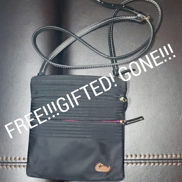 💥Flash Sale💥Dooney & Bourke Crossbody - Picture 1 of 11